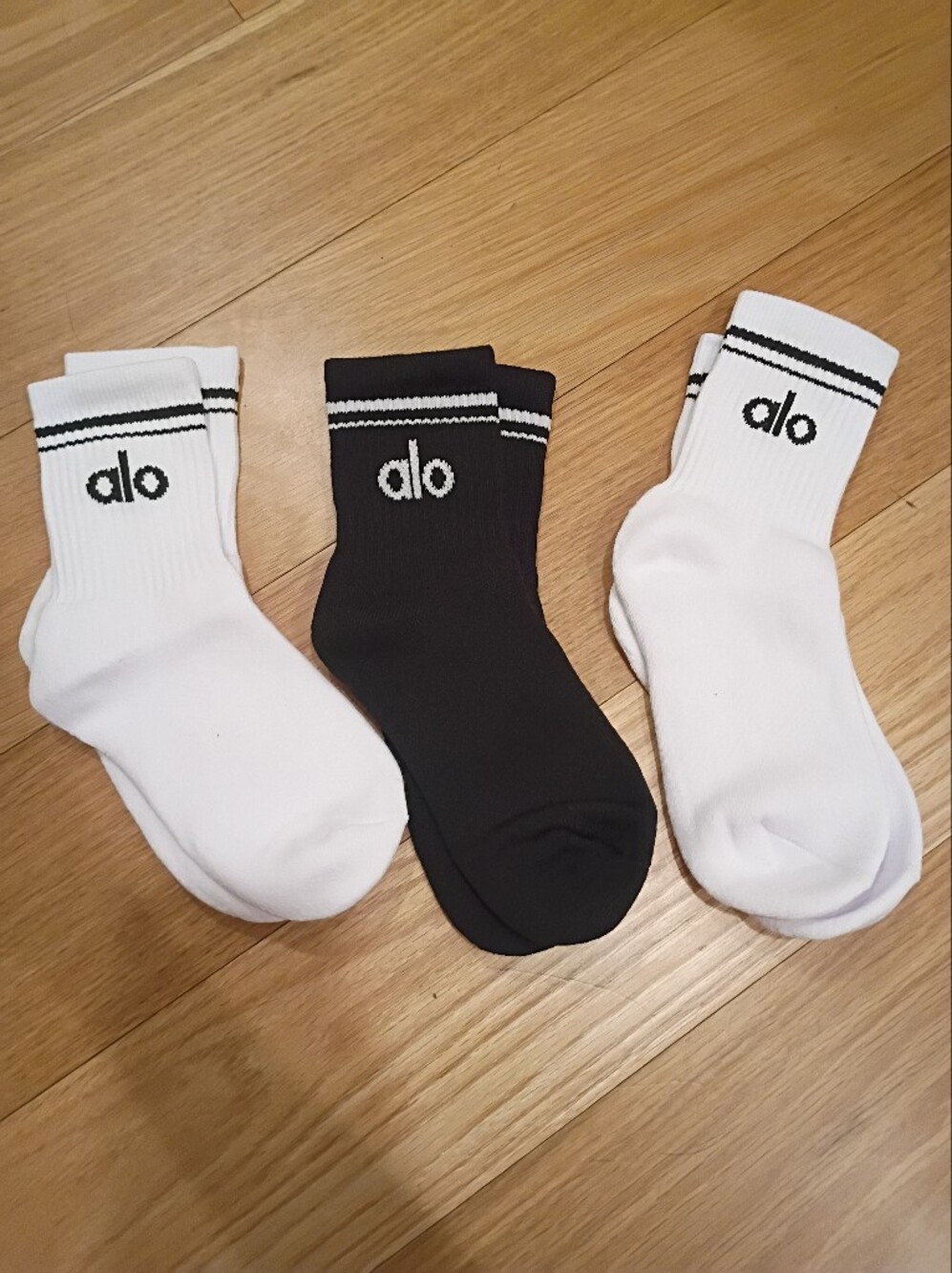 Alo Yoga  Black & White Half Crew Socks - 3 Pack